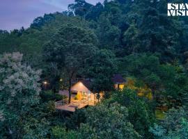 StayVista at Cave Song with Bonfire & Free Breakfast, hotel in Idukki