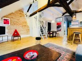 Apartment T3 Standing Center station and shops