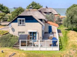 Ocean Front Home In Makkum With House A Panoramic View, hotel a Makkum