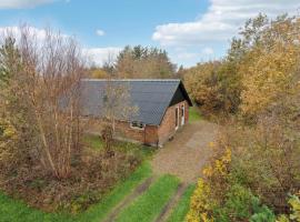 Lovely Home In Hurup Thy With Wifi – domek wiejski w mieście Sønder Ydby
