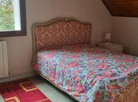 Location chambre dans villa, מלון למשפחות בVillers-Robert