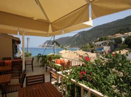 Ionis Hotel, hotell i Ayios Nikitas