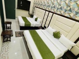 Hotel Lime Tree, hotel in Mathura