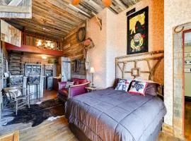 Western-Themed Decatur Studio on Main Street!