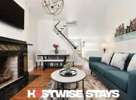 HostWise Stays - Great Balcony Views, Patio, Minutes to Stadiums