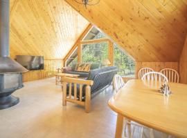The Spruce Loft Apartment at Blue Spruce RV Park & Cabins, hotel in Tuckerville