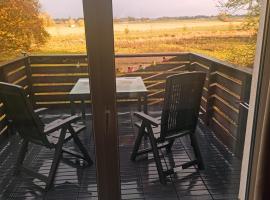 Schöne Ferienwohnung mit Balkon auch für Handwerker und Monteure, casa per le vacanze a Borsfleth