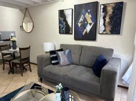 Luxurious Condo in Fourways - A Hotel Experience with a Personal Touch, hotell sihtkohas Sandton
