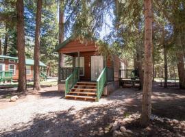 The Twilight Cabin #4 at Blue Spruce RV Park & Cabins, hotel in Tuckerville