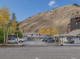 Miller Park Lodge, cabin in Jackson