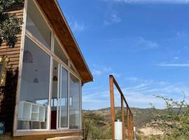 Cabaña del Boldo, naturaleza y vista al valle., budgethotel i Curicó