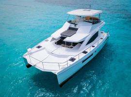 All Inclusive Luxury Yacht with Private Island, boot in Cancun