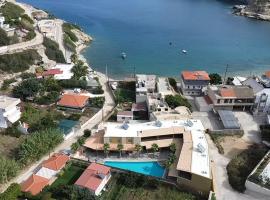 Doce Dioses , By IdealStay Experience