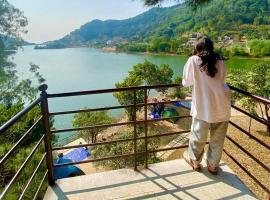 Nhà trên cây, lodge in Hanoi