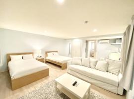 HOTEL SANDRIVER ISHIGAKIJIMA - Vacation STAY 91476v – hotel w mieście Ishigaki