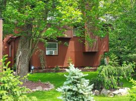 Modern lodge Close to all attractions – hotel w mieście Tobyhanna