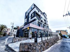 Nine Boutique Hotel, country house in Seogwipo