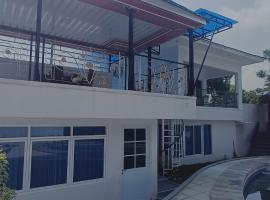 Villa Dalia Puncak P2-12, ξενοδοχείο σε Cianjur