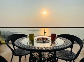 Sea view apartment in Harnai, hotel with parking in Harnai
