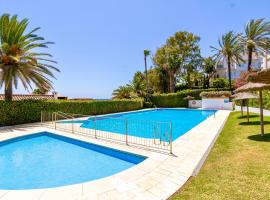Marbella Trocadero Beach & Pool, cabaña o casa de campo en Marbella