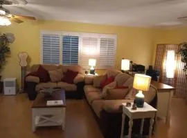 Large Lush Oasis Paradise by FLL Beach and Galleria - 2bd 2ba