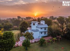StayVista's Nature Ville - City Escape with Terrace-Balconies with View, Lawn & Gazebo, hotel con parcheggio a Jaipur