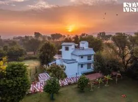 StayVista's Nature Ville - City Escape with Terrace-Balconies with View, Lawn & Gazebo