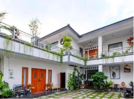 Nexdeco House Homestay Syariah Solo, habitación en casa particular en Solo