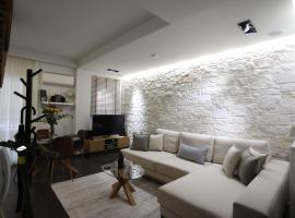 라리사에 위치한 럭셔리 호텔 LA Larissa Luxury Apartments Thetis