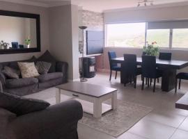 Modern & Private House in Hartenbos, holiday home in Mossel Bay