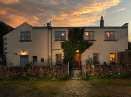 Stable Yard Cottage, hotel in Greenlaw