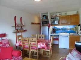 Appartement cosy 2 pièces + cabine, 6 pers., proche télésièges, commerces, avec balcon et équipement complet - FR-1-561-28