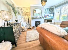Spacious lovely 3 Bed House in Keyworth Nottingham suit CONTRACTORS OR FAMILY, nyaraló 