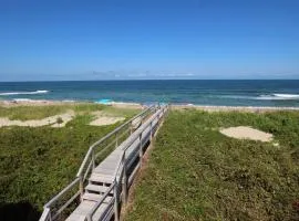 SA227, When Pigs Fly- Oceanfront, Ocean Views, Close to Beach Access, SUN-SUN