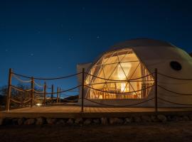 Pura Eco Retreat, Jebel Hafit Desert Park, glamping site in Al Ain