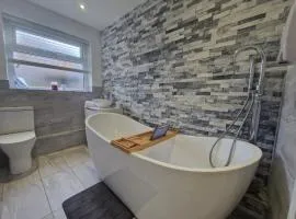 3 bedroom modern house. Merthyr Tydfil near bike park wales and Brecon Beacons National park