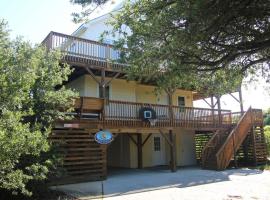 T10, Surf N Duck- Oceanside, 5 BRs, Pool, Hot Tub, Close to Beach Access, villa in Duck