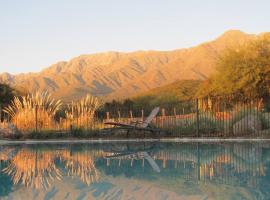 Cabaña romántica en la sierra, hotel i Yacanto