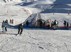 Appartement Station de ski - Les Agudes - 6 pers: Gouaux-de-Larboust, Cap de Pales yakınında bir otel