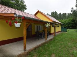Béke Tanya, hotell sihtkohas Nyársapát