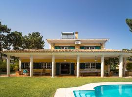 Aroeira Villa - Sea & Golf, hotel in Aroeira