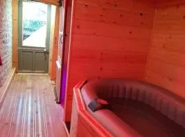 Maisonnette duplex avec jacuzzi/sauna attenant