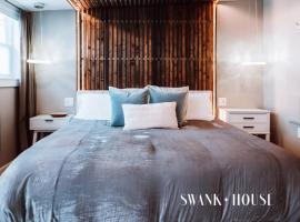 Swank House- Downtown Suite-Pet Friendly, hotel v destinaci Ashland