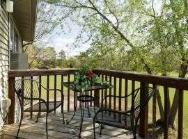 Bass Creek's Apt A