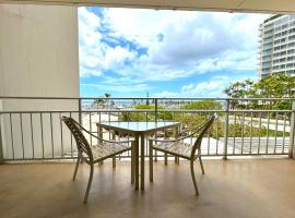 Ilikai Apt 302 - Spacious Studio with Stunning Ocean & Harbor Views: Honolulu'da bir tatil evi