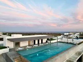 Playa Medano Caminando, Alberca en el roof