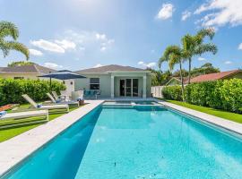 Opulence & Serenity at Our Luxury Home in Jupiter!, hotel in Jupiter