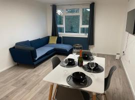 Modern big 2 bedroom in Northolt with terrace parking, apartment in Northolt