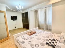 LARGE, COMFORTABLE apartment, hotell i Chişinău