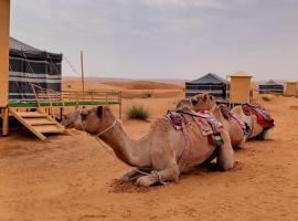 Sunrise Desert Local Private Camp, tapak glamping di Bidiyah